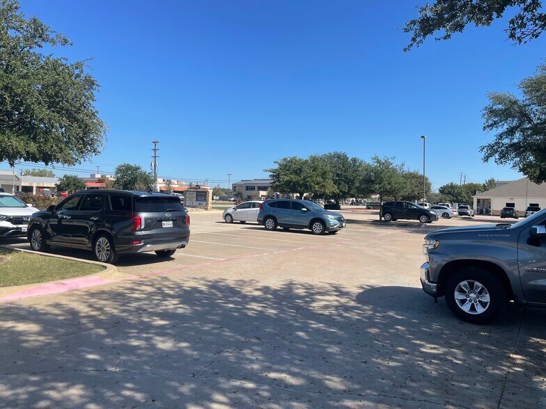 More Photos Of 816 Keller Pky, Keller Medical For Lease