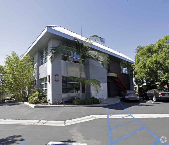 More Photos Of 321 N Rampart St, Orange Office For Lease