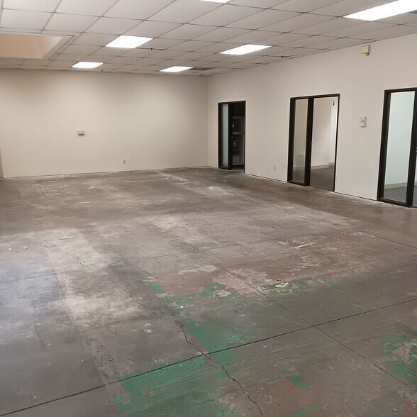 More Photos Of 308 W 14th St, Los Angeles Warehouse For Lease