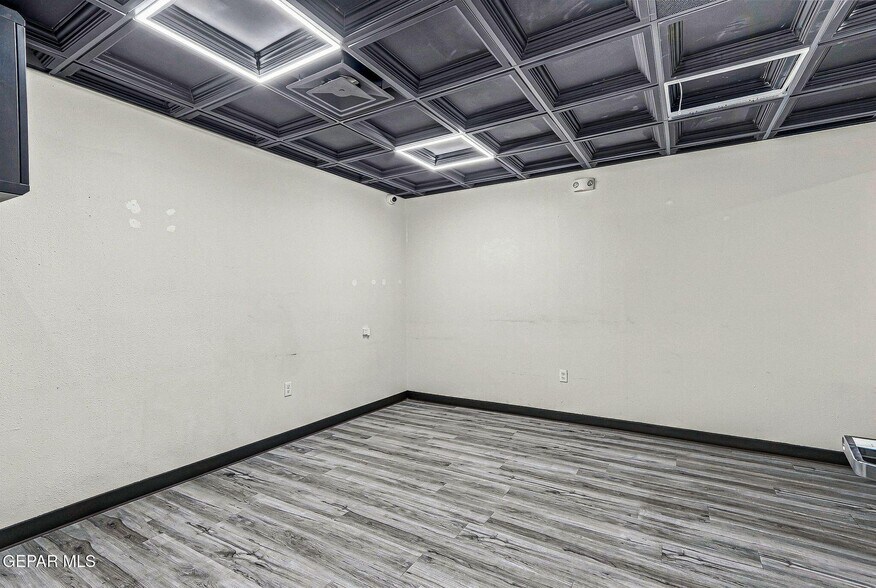 More Photos Of , Sunland Park Flex For Sale