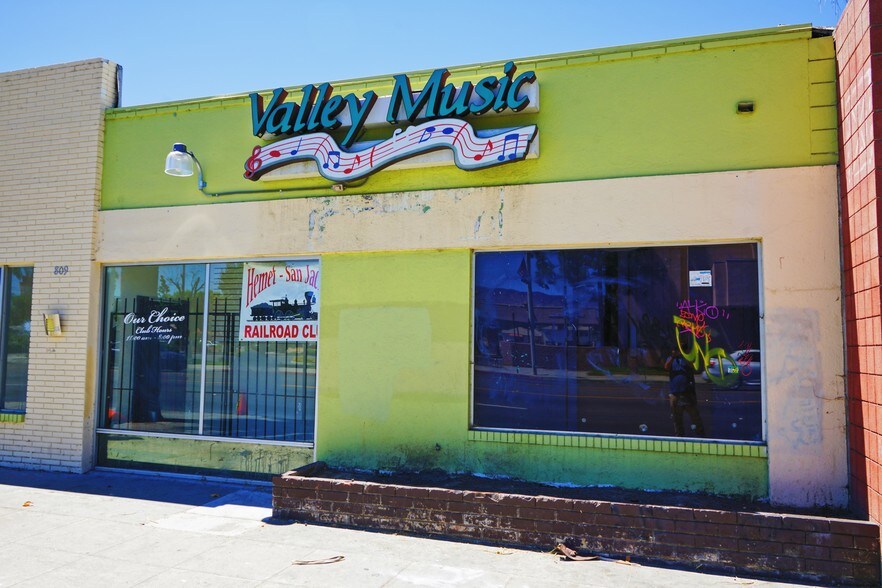 More Photos Of 811 E Florida Ave, Hemet Storefront For Sale
