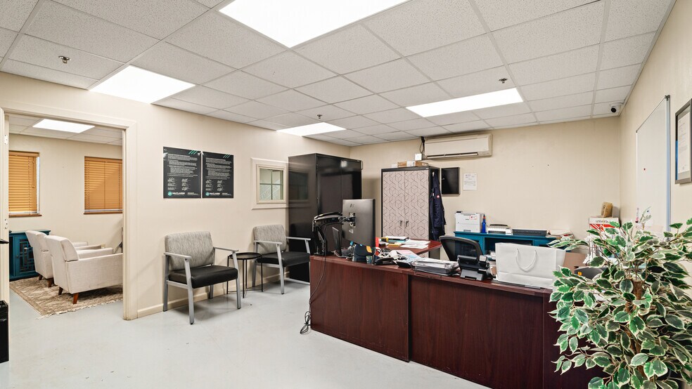 More Photos Of 3949 NW 36th St, Oklahoma City Manufacturing For Sale