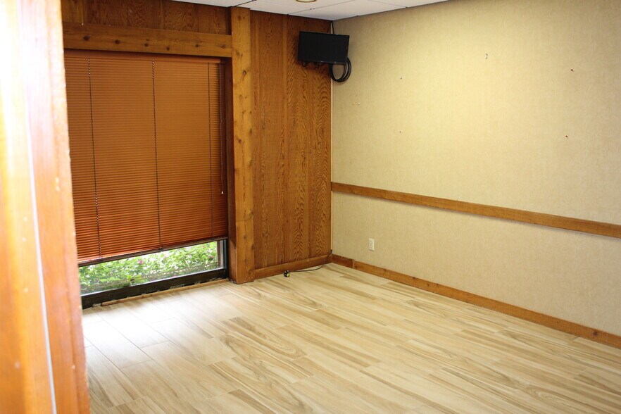 More Photos Of 7800 W Oakland Park Blvd, Sunrise Medical For Lease