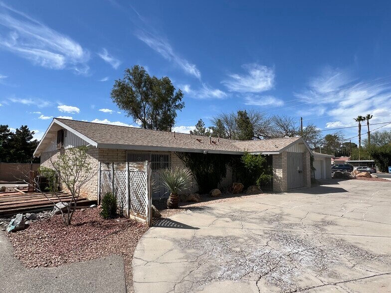 Primary Photo Of 3909 Vegas Dr, Las Vegas Office For Sale
