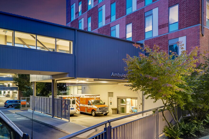 More Photos Of 5350 Tallman Ave NW, Seattle Medical For Lease