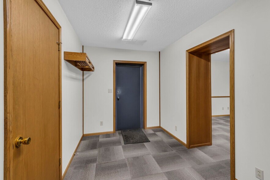 More Photos Of 112 S Pine St, Norborne Bank For Sale