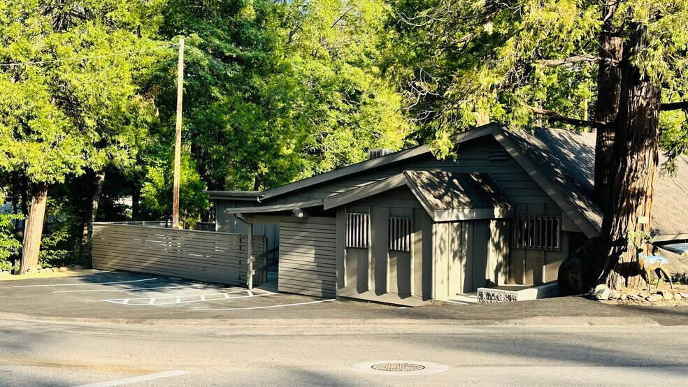 More Photos Of 54905 N Circle Dr, Idyllwild-Pine Cove Restaurant For Lease