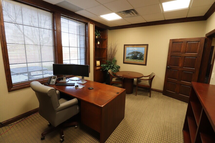 More Photos Of 9009 Coldwater Rd, Fort Wayne Unknown For Lease