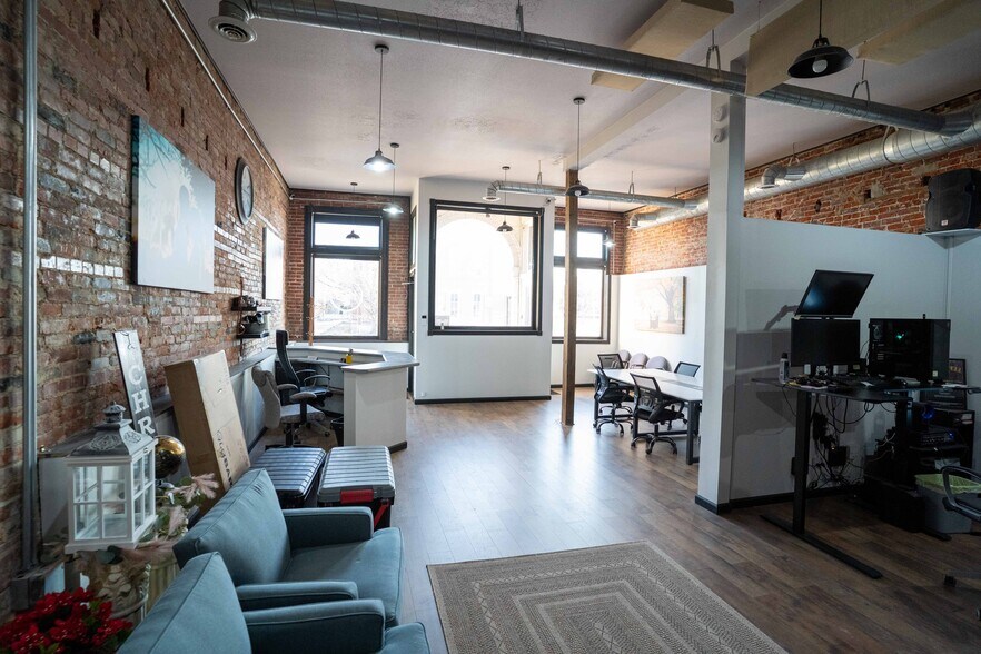 More Photos Of 410 Court St, Vienna Storefront Retail Residential For Sale