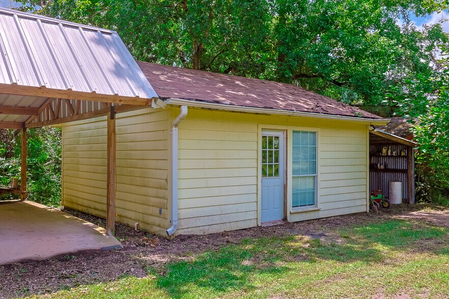 More Photos Of 211 Brantley Ln, Magnolia Apartments For Sale