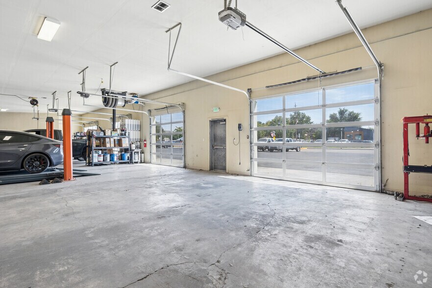More Photos Of 221 11th Ave N, Nampa Auto Repair For Sale