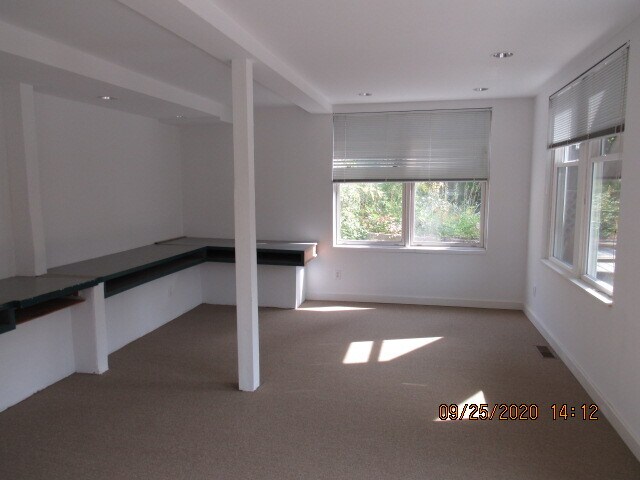 More Photos Of 124 Main St, Deep River Freestanding For Lease