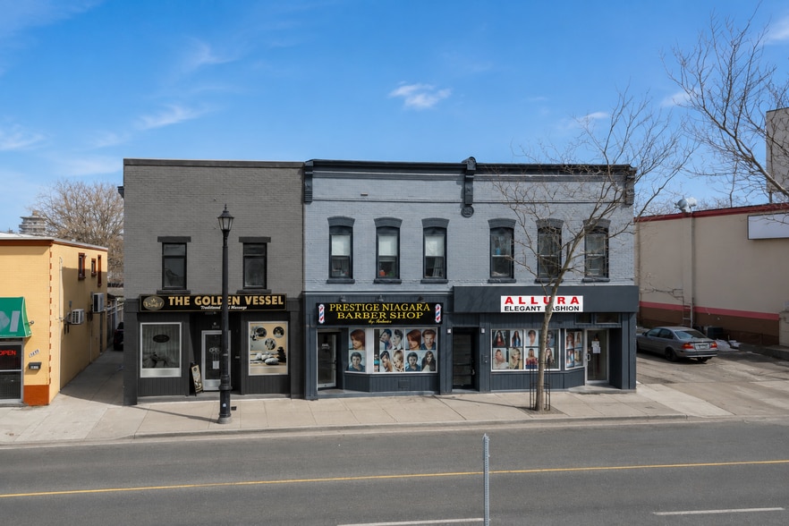 Primary Photo Of 5848 Ferry St, Niagara Falls General Retail For Sale