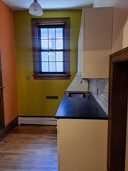 More Photos Of 226 W State St, Trenton Medical For Sale