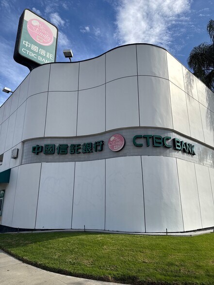 More Photos Of 638 S Atlantic Blvd, Monterey Park Bank For Sale