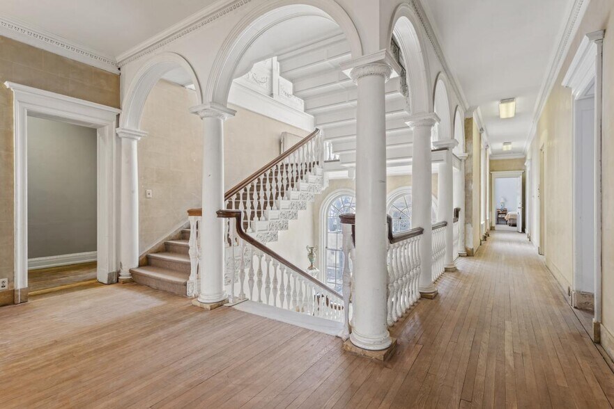 More Photos Of 8469 E Jefferson Ave, Detroit Office Residential For Sale