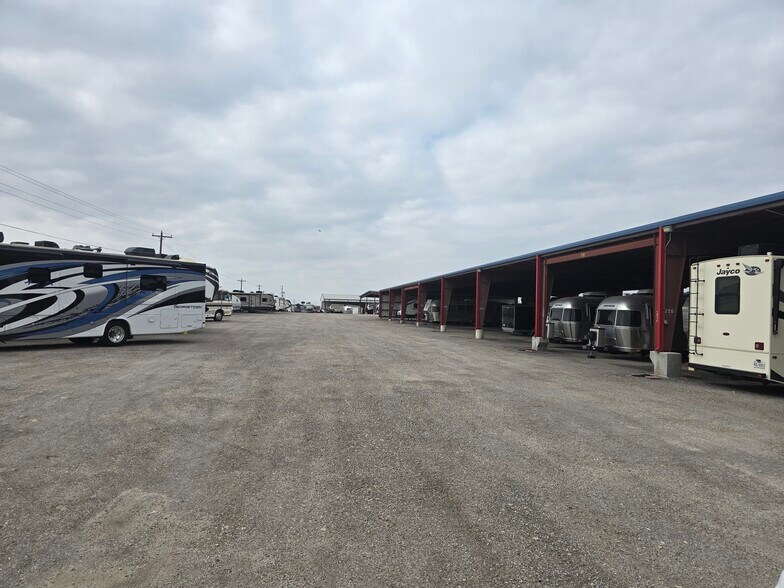 More Photos Of 10777 Highway 183 S, Austin Warehouse For Lease