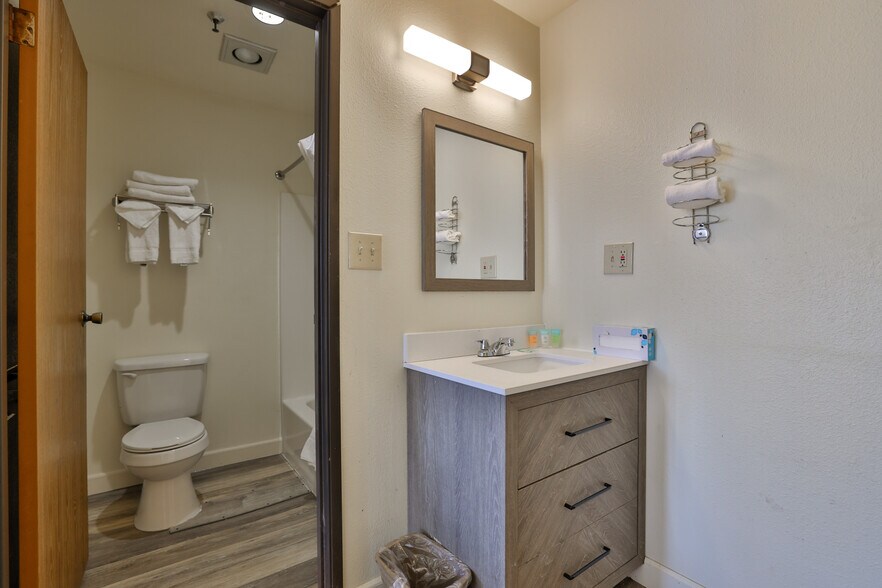 More Photos Of 4333 E Mulberry St, Fort Collins Hotel For Sale