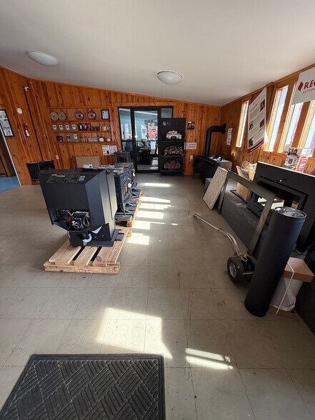 More Photos Of 2040 Robert C Byrd Dr, Beckley Storefront Retail Residential For Sale