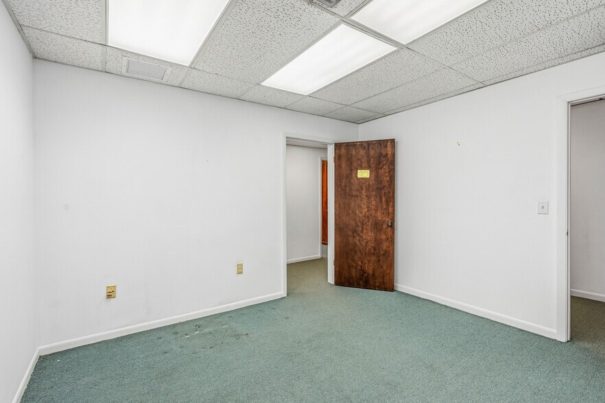 More Photos Of 2145 15th Ave, Vero Beach Office For Sale