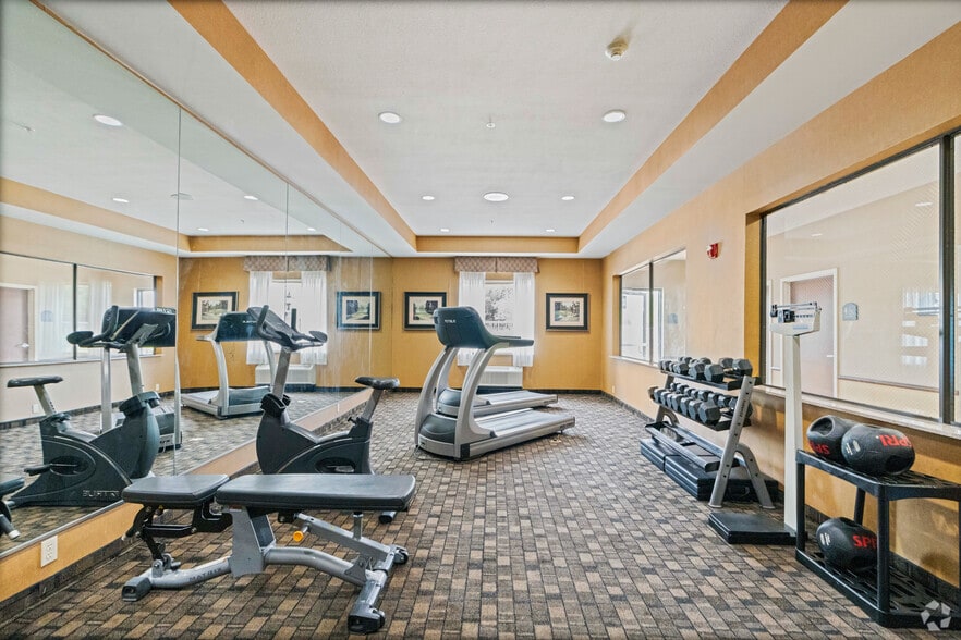 More Photos Of 2205 Barker Oaks Dr, Houston Hotel For Sale