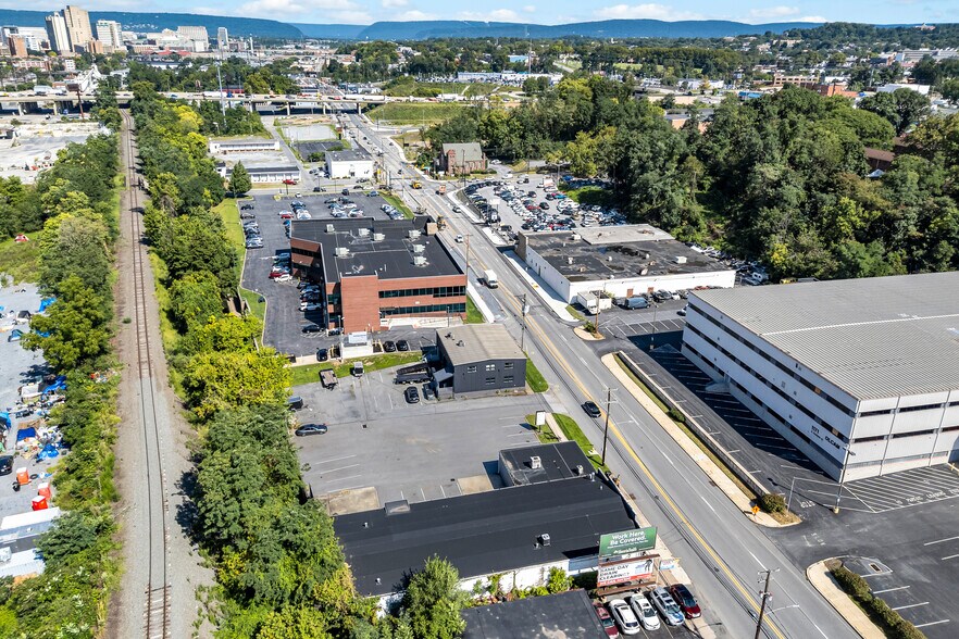 More Photos Of 1180 S Cameron St, Harrisburg Light Manufacturing For Sale
