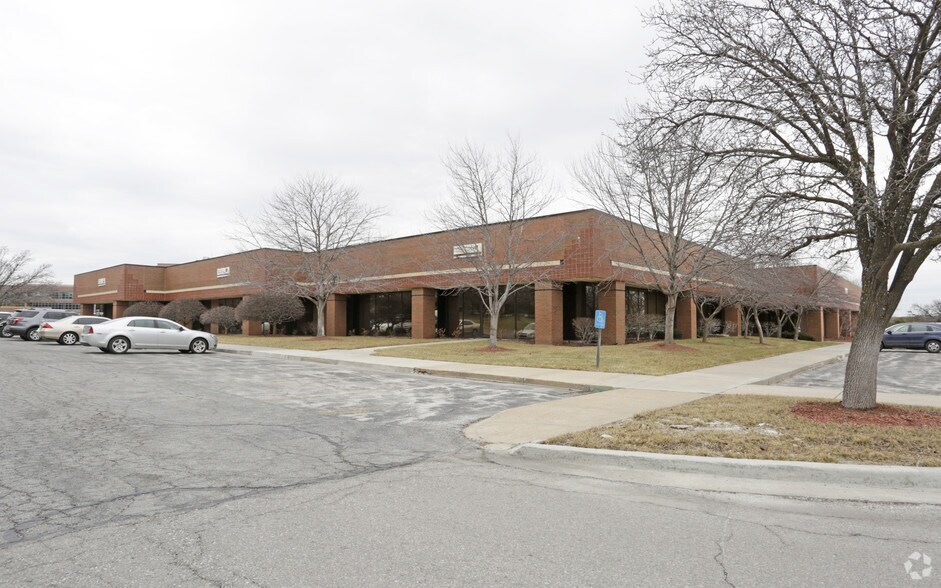 More Photos Of 8400-8428 Melrose Dr, Lenexa Light Manufacturing For Sale