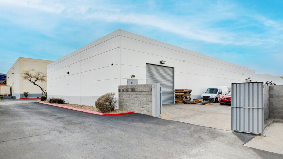 More Photos Of 110 Corporate Park Dr, Henderson Warehouse For Lease