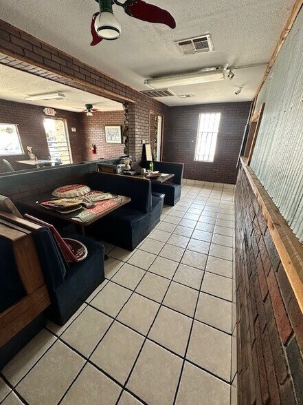 More Photos Of 1100 N York St, Muskogee Restaurant For Sale