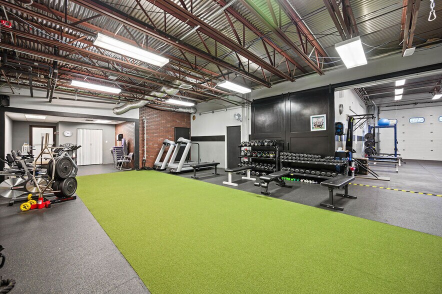 More Photos Of 2960 N Academy Blvd, Colorado Springs Office For Sale