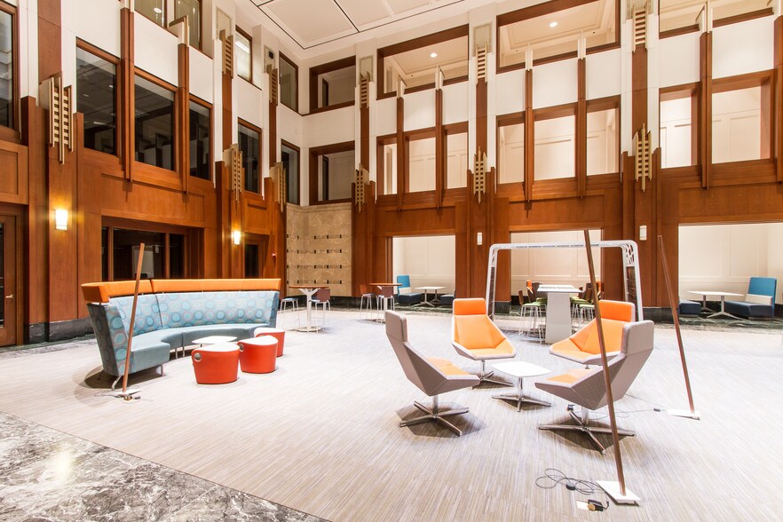 More Photos Of 227 W Monroe St, Chicago Office For Lease