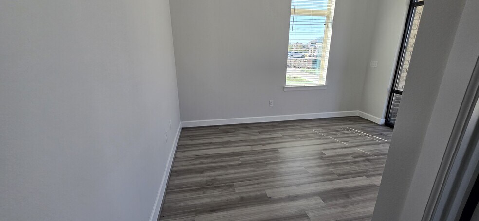 More Photos Of 1630 W Prosper Trl, Prosper Medical For Lease