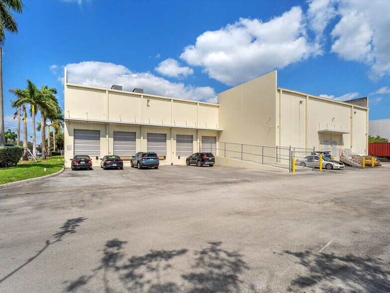 More Photos Of 2701 NW 107th Ave, Miami Refrigeration Cold Storage For Lease