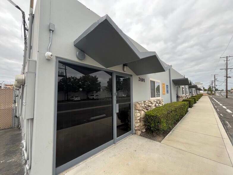 More Photos Of 2413 S Broadway, Santa Ana Manufacturing For Lease