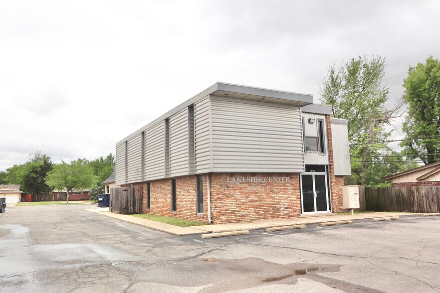 Primary Photo Of 2912 Lakeside Dr, Oklahoma City Office For Sale