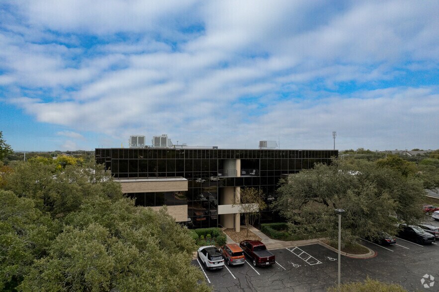 More Photos Of 11675 Jollyville Rd, Austin Office For Sale
