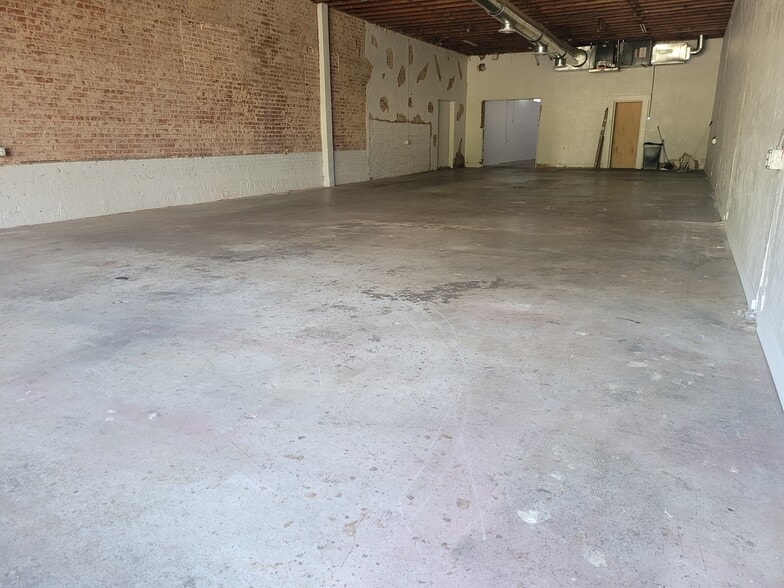 More Photos Of 2412-2414 N Robinson Ave, Oklahoma City Storefront Retail Office For Lease