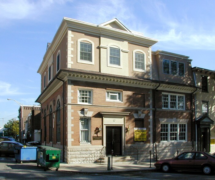 More Photos Of 17 Veterans Sq, Media Office For Sale