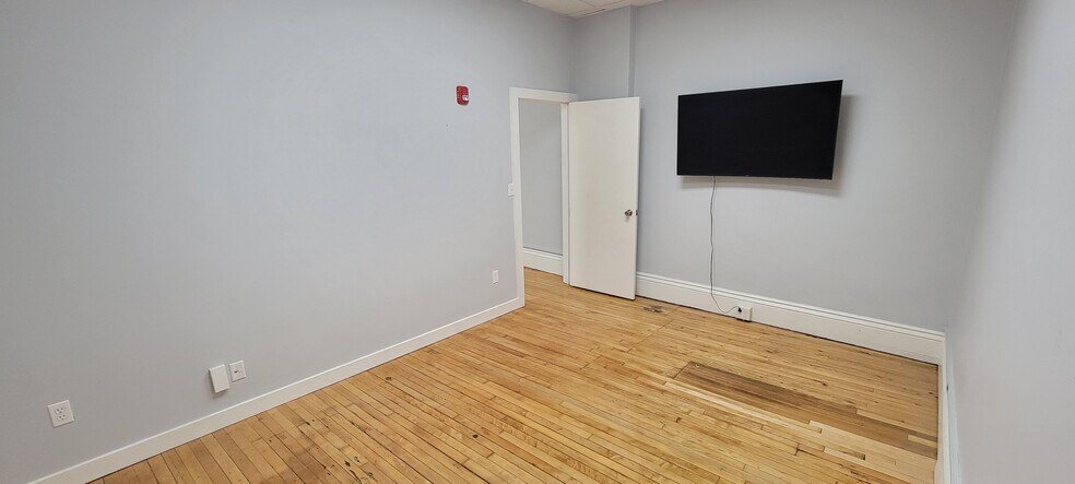 More Photos Of 22 State St, Bangor Office For Lease