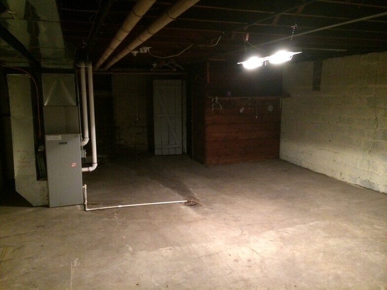 More Photos Of 1828-1832 E 35th St, Minneapolis Storefront For Lease