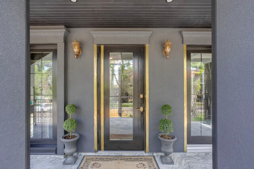 More Photos Of 11833 102 Ave NW, Edmonton Medical For Sale