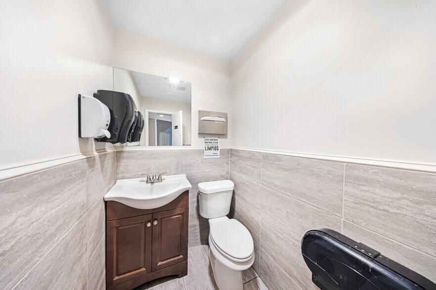 More Photos Of 7955 W 20th Ave, Hialeah Warehouse For Sale