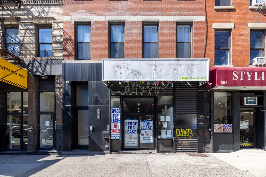 More Photos Of 659 Tenth Ave, New York Apartments For Lease