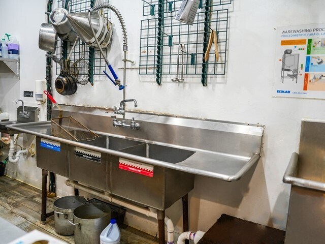 More Photos Of 36 W Pine Ave, Eastpoint Restaurant For Sale