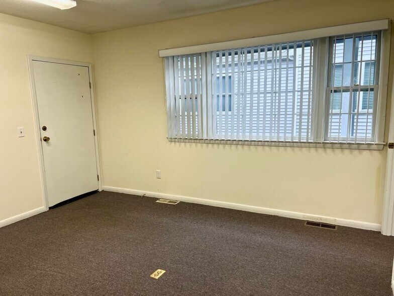 More Photos Of 346 Gifford St, Falmouth Office For Sale