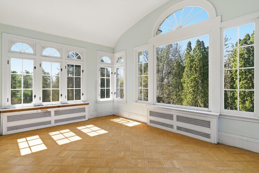More Photos Of 2255 Ballston Ave, Saratoga Springs Restaurant For Sale