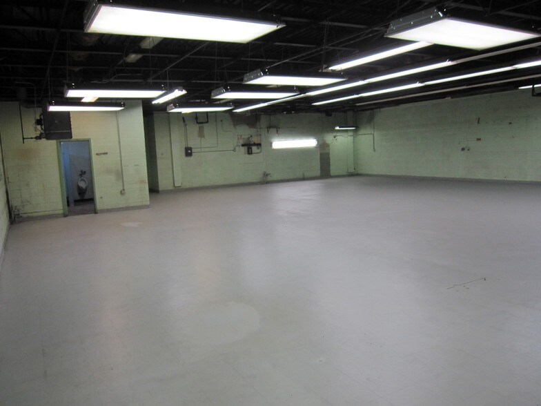 More Photos Of 4507-4511 W Belmont Ave, Chicago Distribution For Sale
