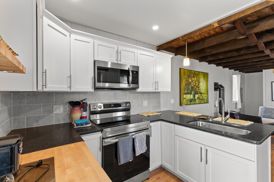 More Photos Of 900 Main St, Wellsburg Specialty For Sale
