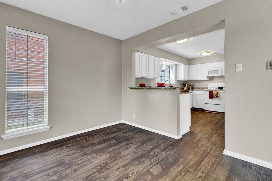 More Photos Of 13050 Park Xing, San Antonio Apartments For Sale