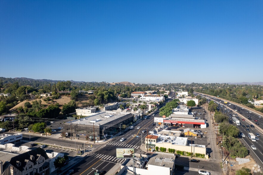 More Photos Of 19500-19510 Ventura Blvd, Tarzana Medical For Lease